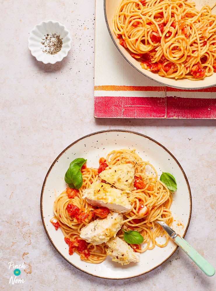 Chicken Milanese with Spaghetti Pomodoro - Pinch of Nom Slimming Recipes