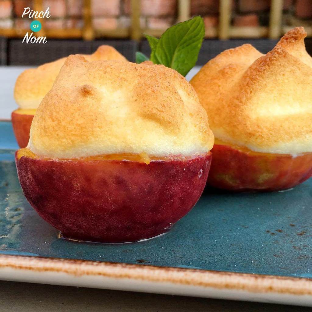 Baked Amaretto Peaches with Meringue - Pinch of Nom Slimming Recipes