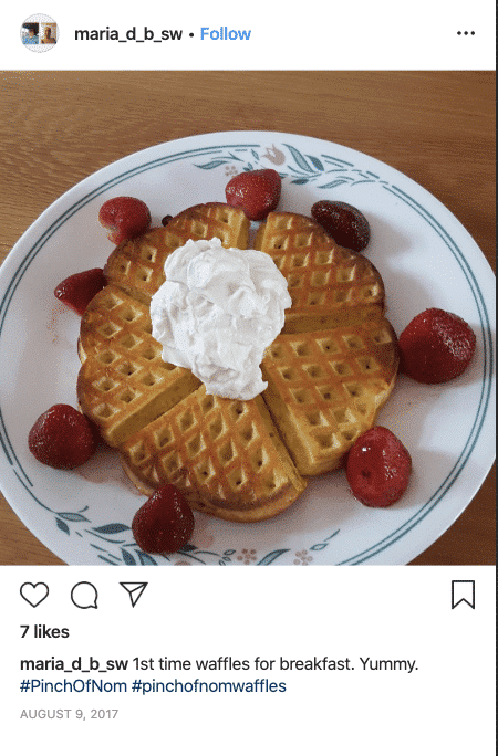 Strawberry and Vanilla Waffles - Pinch of Nom Slimming Recipes