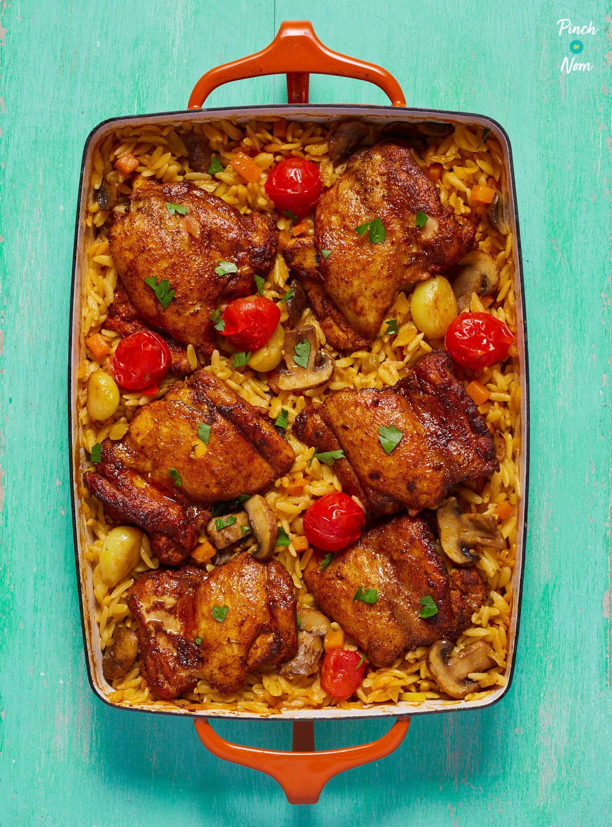 One Pot Mediterranean Chicken Orzo - Pinch of Nom Slimming Recipes